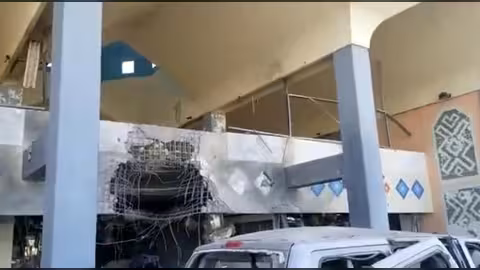 الحكومة اليمنية: مليشيات الحوثي نفذت الهجوم على مطار عدن