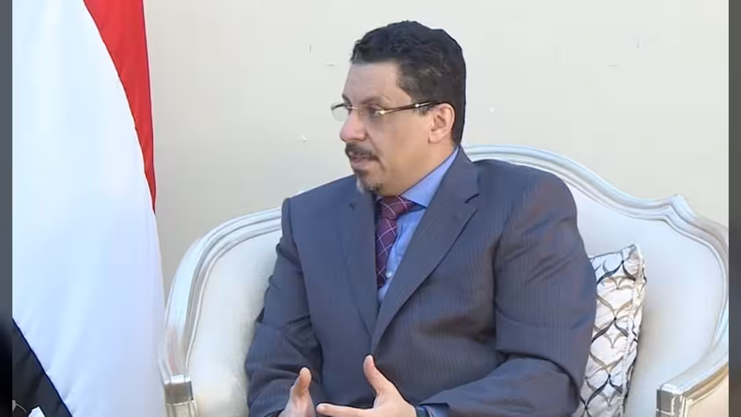 بن مبارك في لقاء الصليب الأحمر: هجوم عدن تجاوز بتنصيفه كل جرائم الحرب