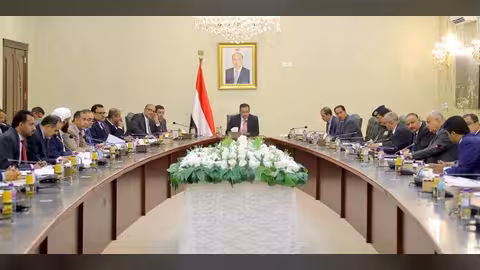 بيان الحكومة اليمنية بعد استهداف الحوثيين مأرب: هذا موقفنا من الجهود