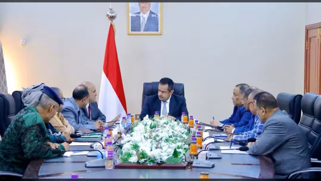 معين عبدالملك يصدر توجيهات إدارية وعسكرية وأمنية بشأن تعز