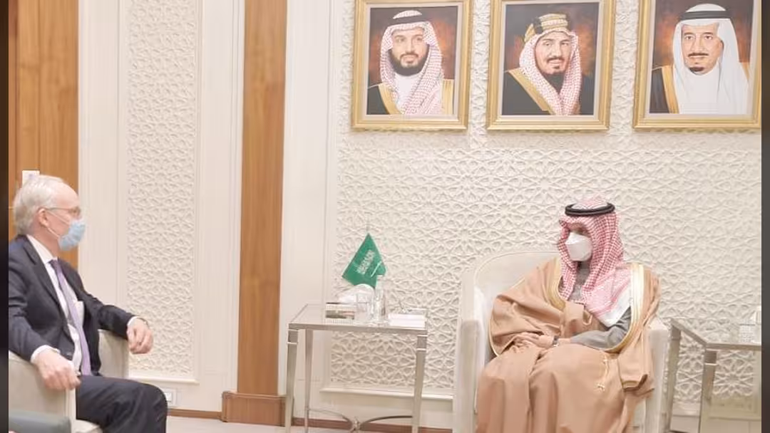المبعوث الأمريكي إلى اليمن يبدأ جولة بالمنطقة ويجري لقاءات في السعودية
