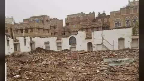 وثيقة وصور.. الكشف عن قيام الحوثيين بهدم مسجد النهرين في صنعاء