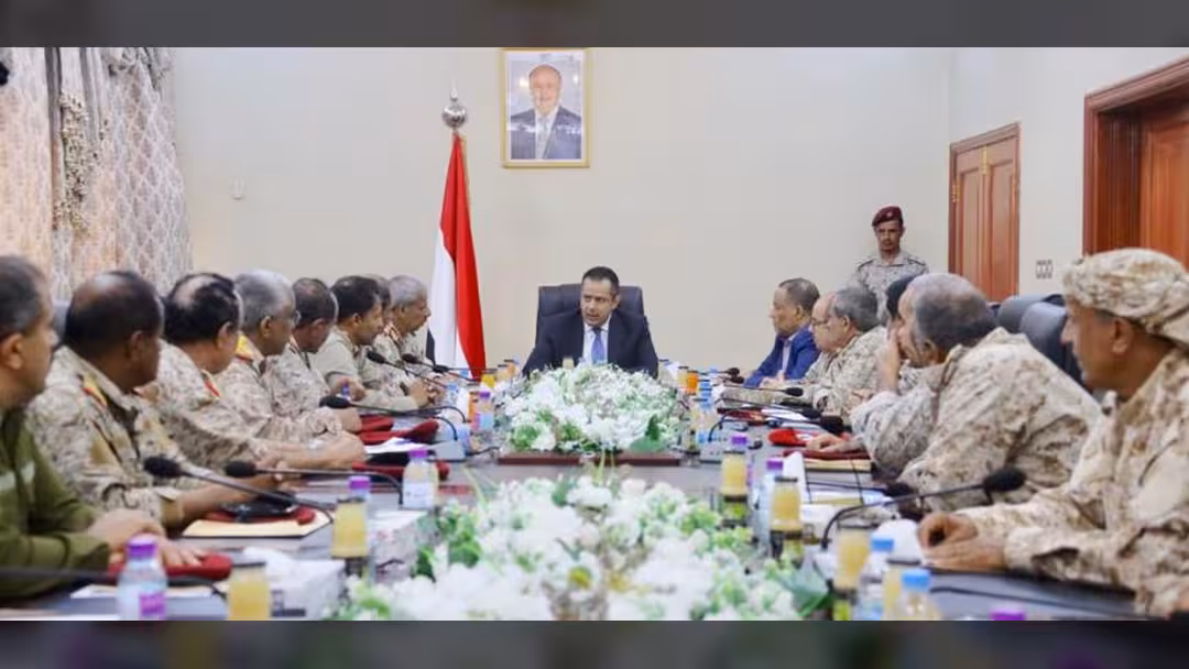 معين عبدالملك يترأس اجتماعاً لقيادة المنطقة الرابعة لمناقشة أوضاع الجبهات