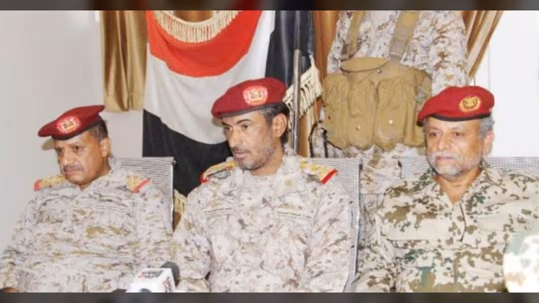 رئيس الأركان في استقبال القوات المشتركة: أحرار اليمن بخندق واحد