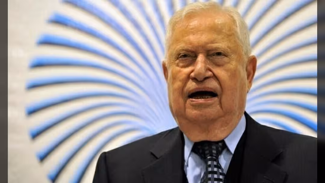 مركز نشوان يعزي برحيل المفكر العربي الكبير خير الدين حسيب.. من هو؟