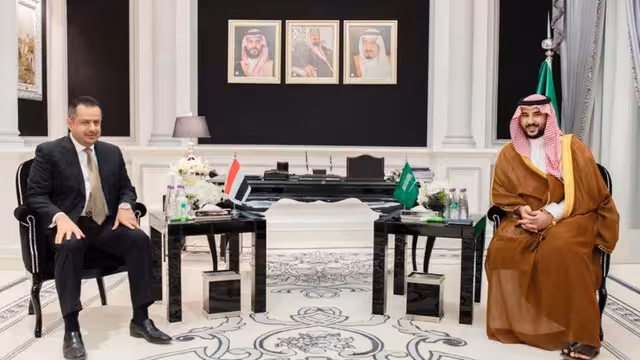 خالد بن سلمان بلقاء معين عبدالملك: المملكة مستمرة بدعم الحكومة والشعب اليمني