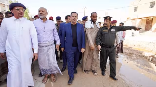 الحكومة تتفقد أضرار السيول في تريم: اعتماد مليار ريال للمعالجات