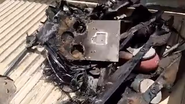 الحكومة: طائرة إيرنية مسيرة تتبع الحوثيين استهدفت مدنيين في الدريهمي