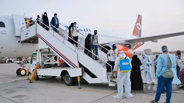 مطار عدن يستقبل الدفعة الثانية من اليمنيين العالقين في الهند