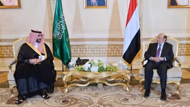 لقاء يجمع الرئيس هادي مع خالد بن سلمان على وقع أزمات العملة والمغتربين