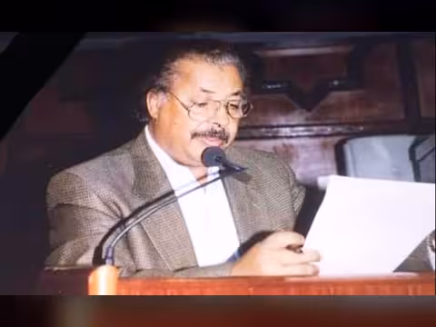 عن فقيد اليمن عبدالوهاب محمود