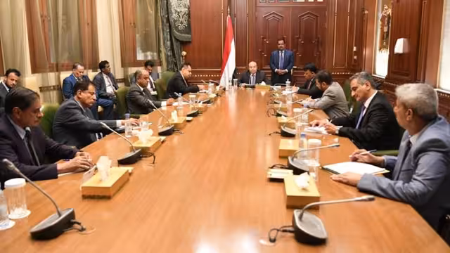 هادي يستعرض المستجدات مع محافظي عدن وحضرموت ولحج والمهرة