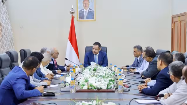 الحكومة اليمنية تقر إجراءات وحملات لضبط أسعار العملة
