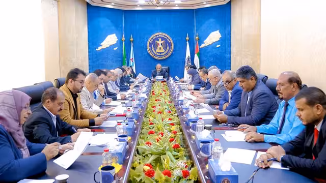 الانتقالي يدعو التحالف والرباعية للتدخل العاجل لوقف انهيار العملة