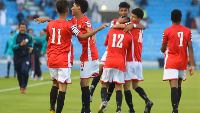 احتفاء واسع بفوز منتخب اليمن بكأس غرب آسيا: احتفالات وتبرعات
