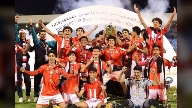 حفل تاريخي لتتويج منتخب اليمن بكأس بطولة غرب آسيا