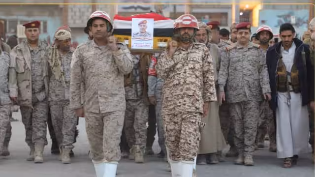 تشييع رسمي وشعبي في مأرب لجثمان الشهيد ناصر الذيباني