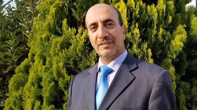 الحكومة تندد باقتحام الحوثي منزل الدغشي ومطالبة أكاديميين مغادرة سكنهم