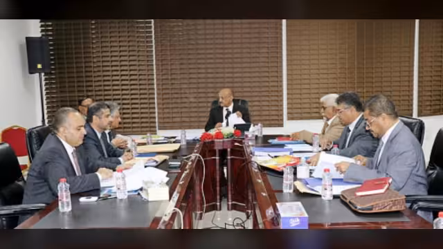 على وقع انهيار غير مسبوق.. البنك المركزي اليمني يوجه دعوات هامة