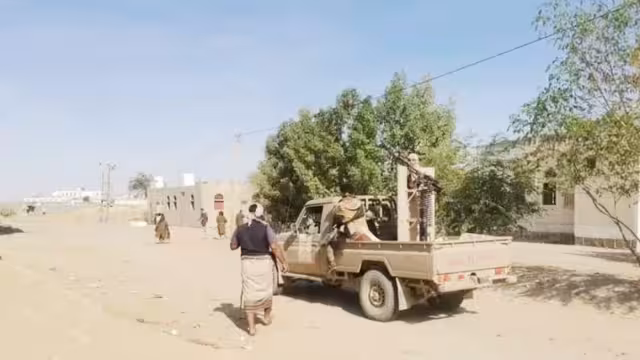 الحكومة تحذر من تحركات حوثية للتصعيد في مأرب وشبوة