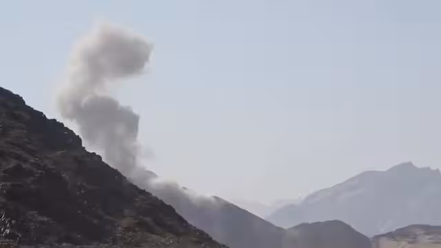 أطفال نجوا من جبهات الحوثيين يروون قصص استدراجهم