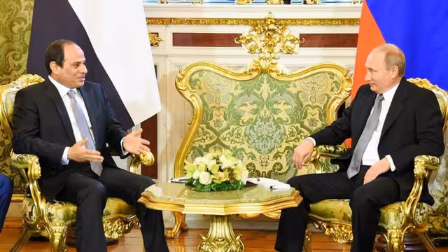 السيسي يهاتف بوتين: مصر مستعدة لدعم الحوار في أزمة أوكرانيا