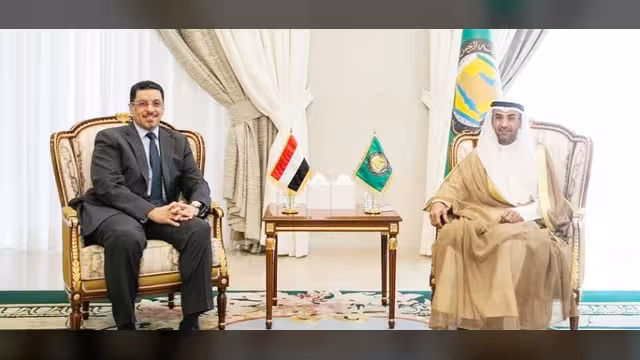 أمين عام الخليجي يستعرض مع بن مبارك مستجدات اليمن
