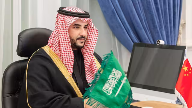 خالد بن سلمان: التحالف مستمر بدعم المجلس الرئاسي في اليمن