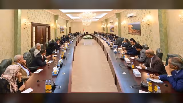 مجدداً.. الرئاسة تحذر من حسابات تنتحل اسم رئيس وإعلام مجلس القيادة