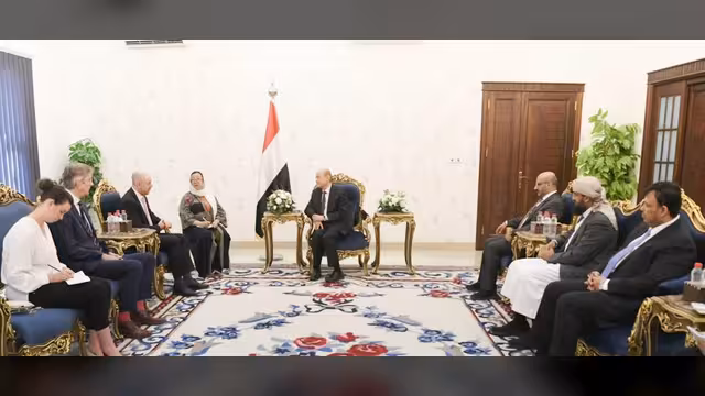 مجلس القيادة اليمني يناقش مع السفير البريطاني تمديد الهدنة