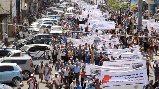 تظاهرة فتح طرقات تعز: كلمة المحافظ وبيان المشاركين