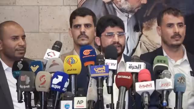 فيديو قيادي حوثي يهدد تعز بفتح مقابر لا طرق وردود ساطخة