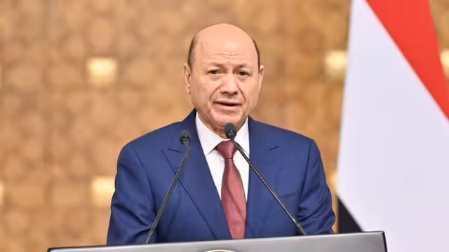 العليمي من مصر: التعاطي مع السلام بالتنسيق مع التحالف