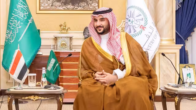 خالد بن سلمان يقدم توضيحات حول خطة الدعم السعودي لليمن