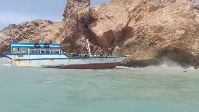 الصومال يضبط شحنة أسلحة مهربة من اليمن