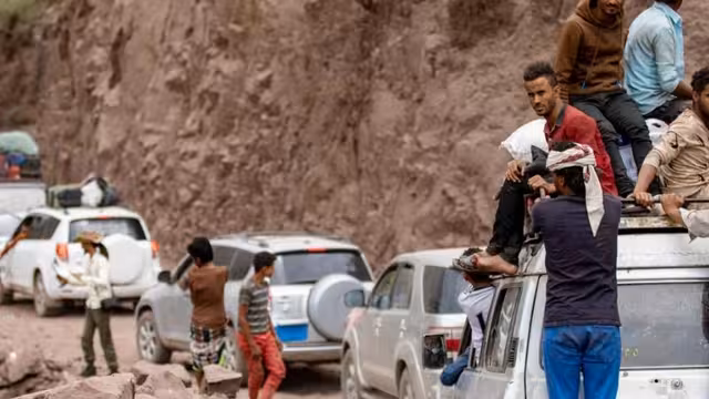 تقرير حقوقي: 10 آلاف قتيل وجريح جراء حصار الحوثي في تعز