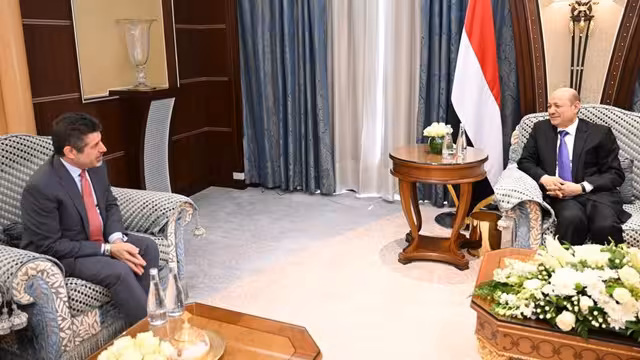 الرئيس العليمي يلتقي السفير الأمريكي ورئيس هيئة التشاور والمصالحة