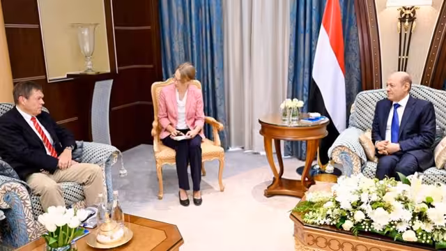 العليمي لسفير برلين: أهمية الدور الألماني للضغط على مليشيات الحوثي