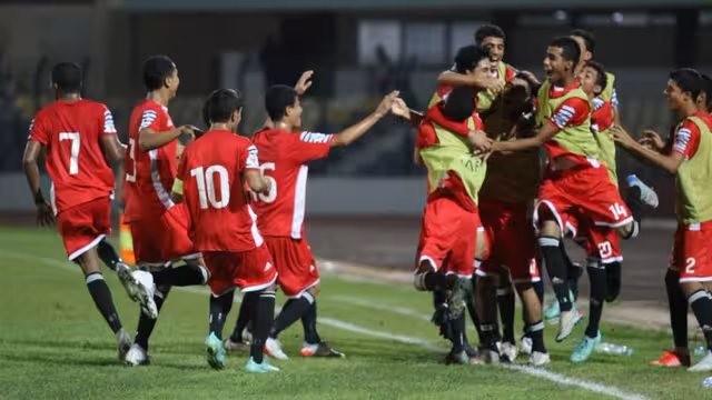 المنتخب اليمني للناشئين يتأهل لنهائيات آسيا برباعية على بنغلاديش