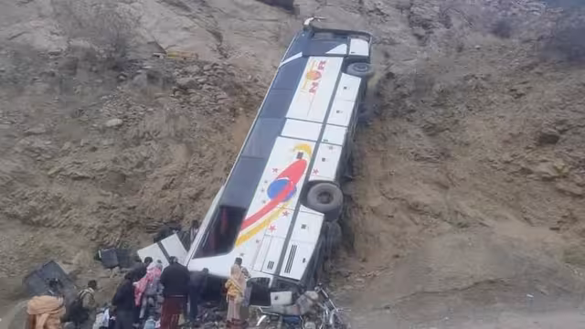 حادث سير النقل الجماعي في تعز: نتيجة الطرقات المغلقة من الحوثيين