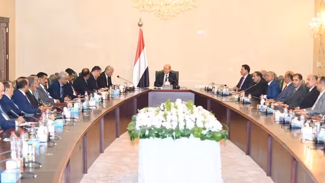 الرئيس العليمي يستمع إلى تقريري الأمنية والعسكرية والتحقيق بالانتهاكات