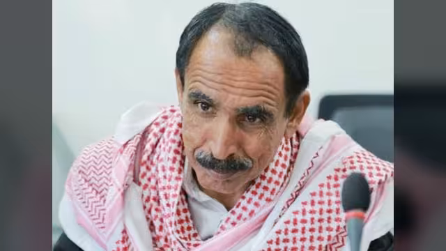 وترجل الفارس صاحب البيت الأشهر لابد من صنعاء