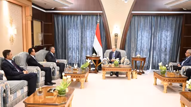 الرئيس العليمي يناقش مع رئاسة الشورى المستجدات وأولويات وحدة الصف