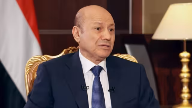 رئيس مجلس القيادة يثمن الوديعة السعودية لدعم الاقتصاد اليمني