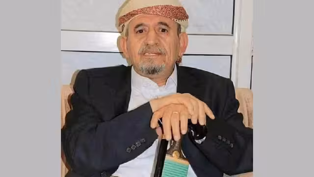 رحيل الشيخ صادق الأحمر بعد صراع مع المرض