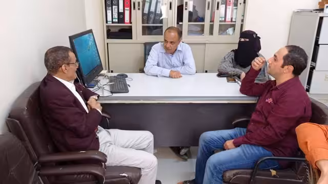 رئيس مركز نشوان للدراسات والإعلام يزور قسم الإعلام بجامعة تعز