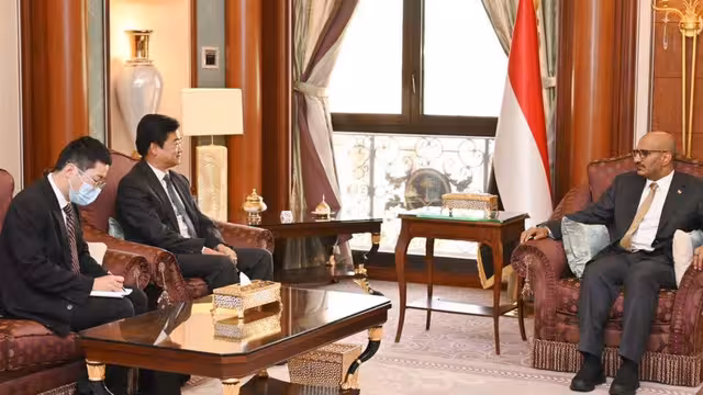 طارق صالح يبحث تطورات اليمن مع سفير الصين