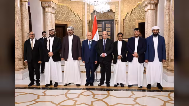 شاهد الرئيس اليمني السابق هادي مع المجلس الرئاسي