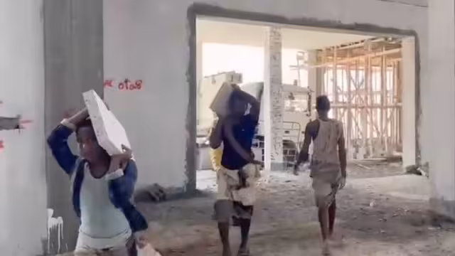 مطالبات بالمرتبات.. وطارق صالح في يوم العمال: الاعالة شرف عظيم