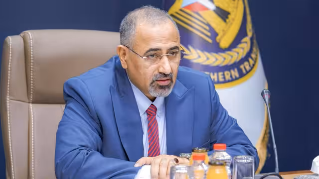 الزبيدي يجري تعديلات في النظام الأساسي للمجلس الانتقالي